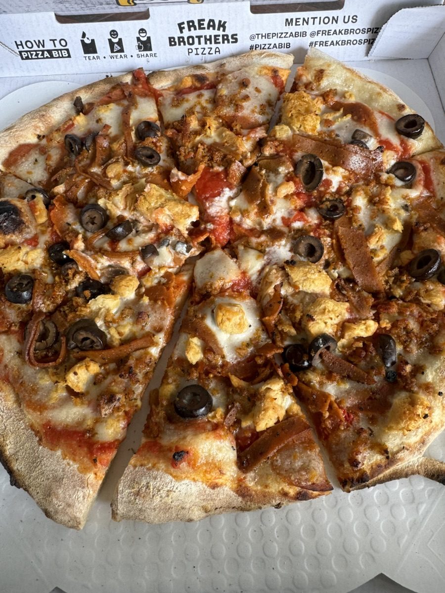 Freak Brothers vegan pizza